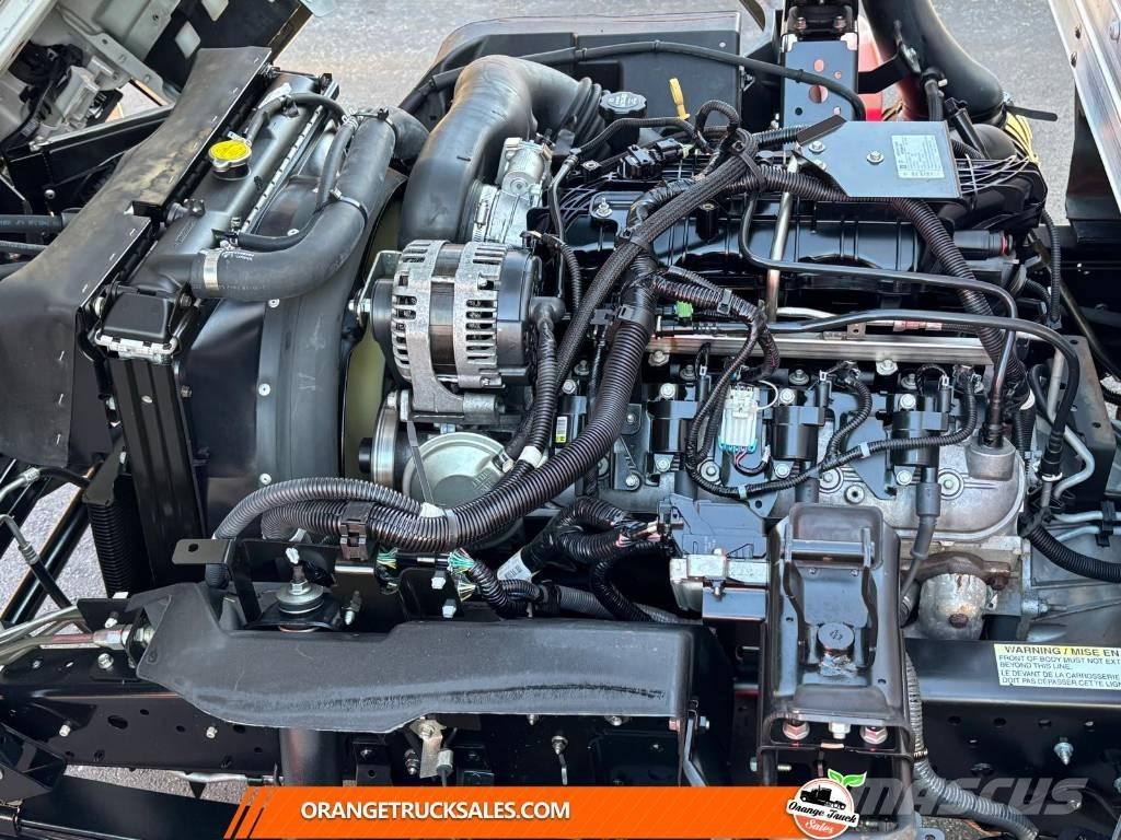 Isuzu NPR HD Camiones con caja de remolque