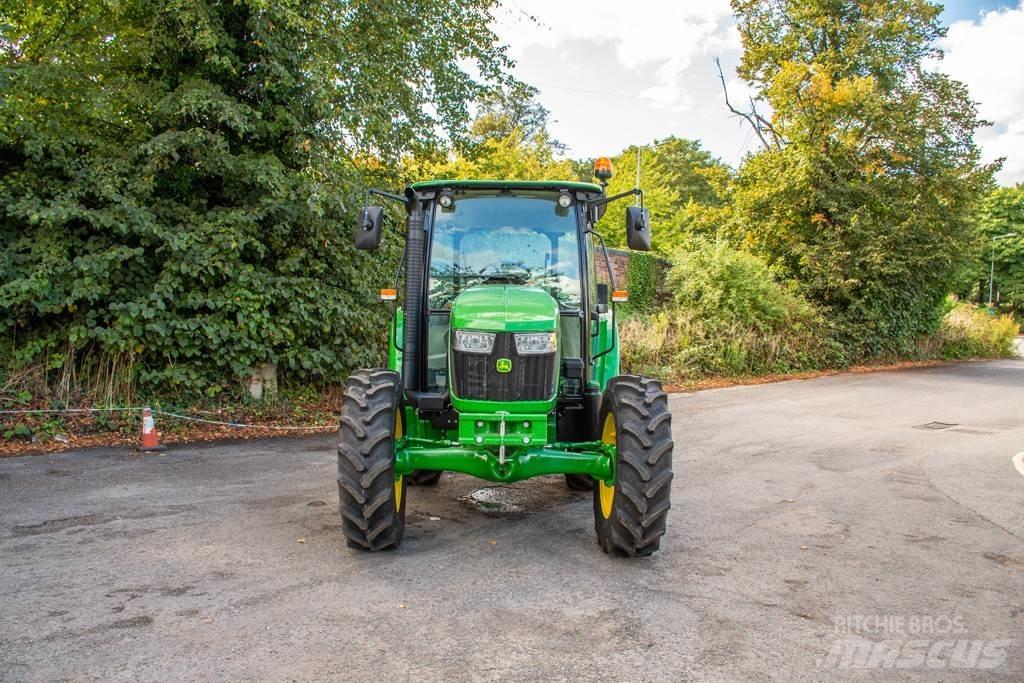 John Deere 5075E Tractores