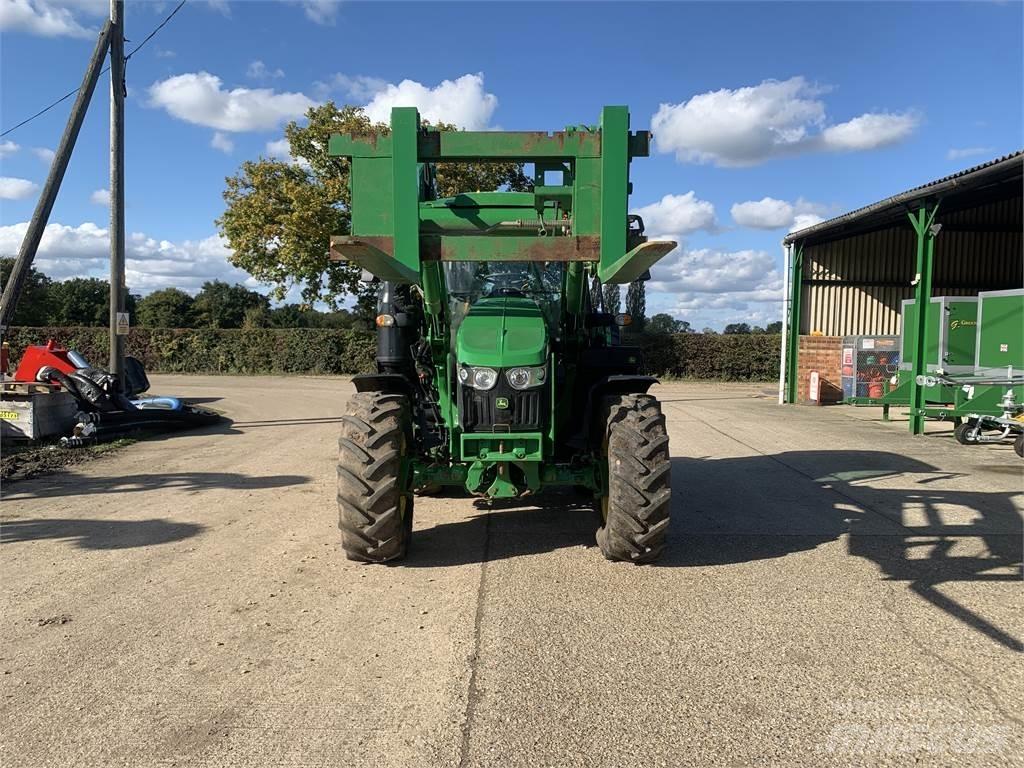 John Deere 6120M Tractores