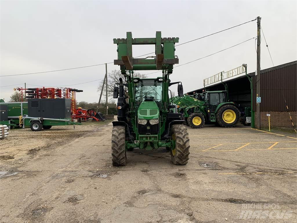 John Deere 6120M Tractores