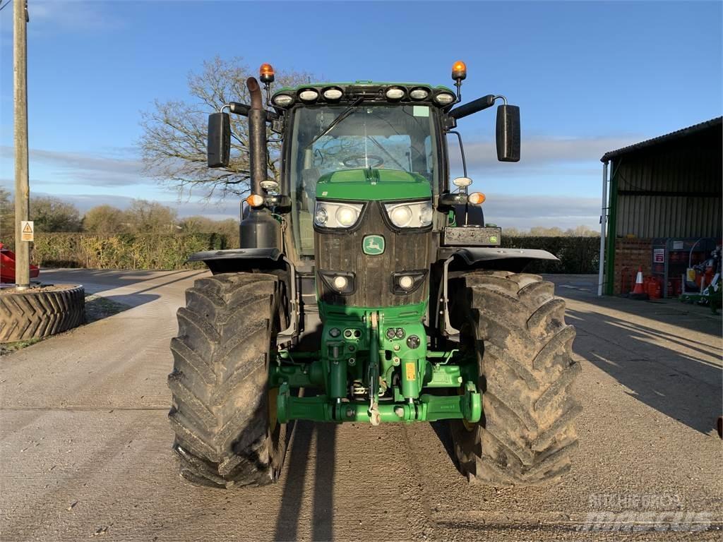 John Deere 6215R Tractores