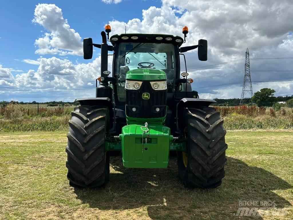 John Deere 6215R Tractores