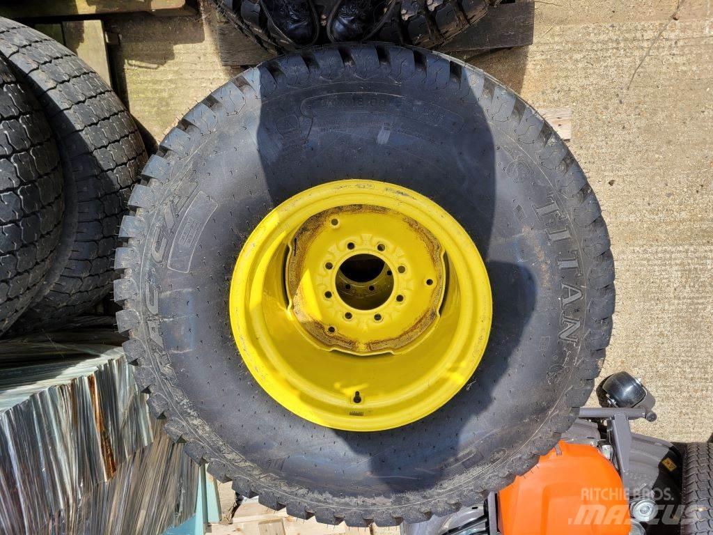 John Deere WHEELS Tractores compactos