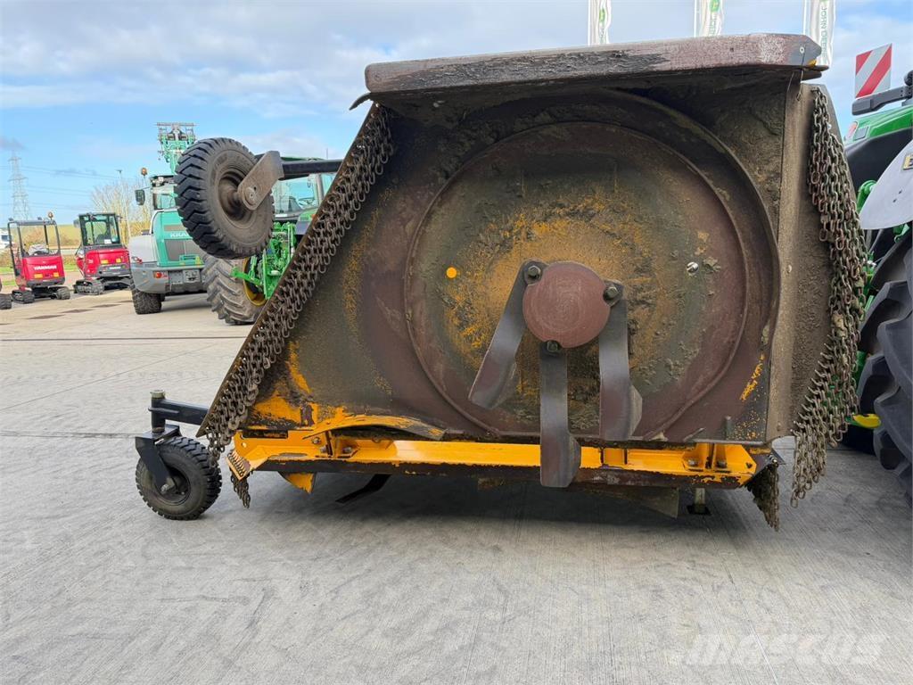 McConnel SR420 Segadoras y cortadoras de hojas para pasto