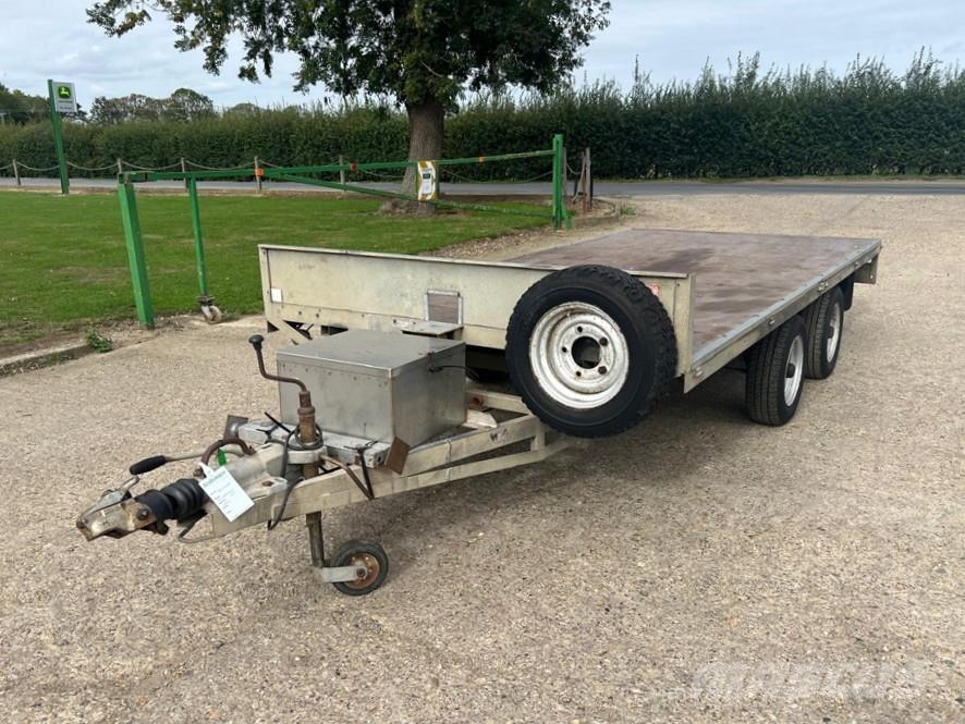 RICHARDSON  Esparcidoras de abono