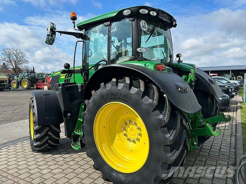 John Deere 6215R Tractores