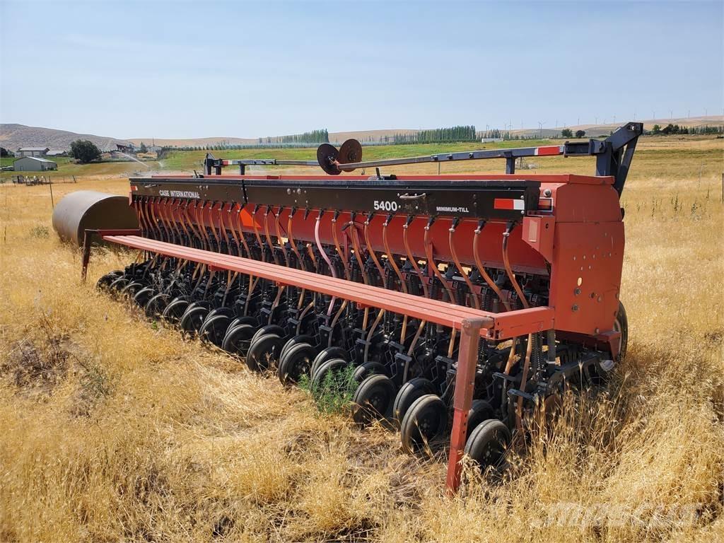 CASE 5400 Otra máquina para siembra