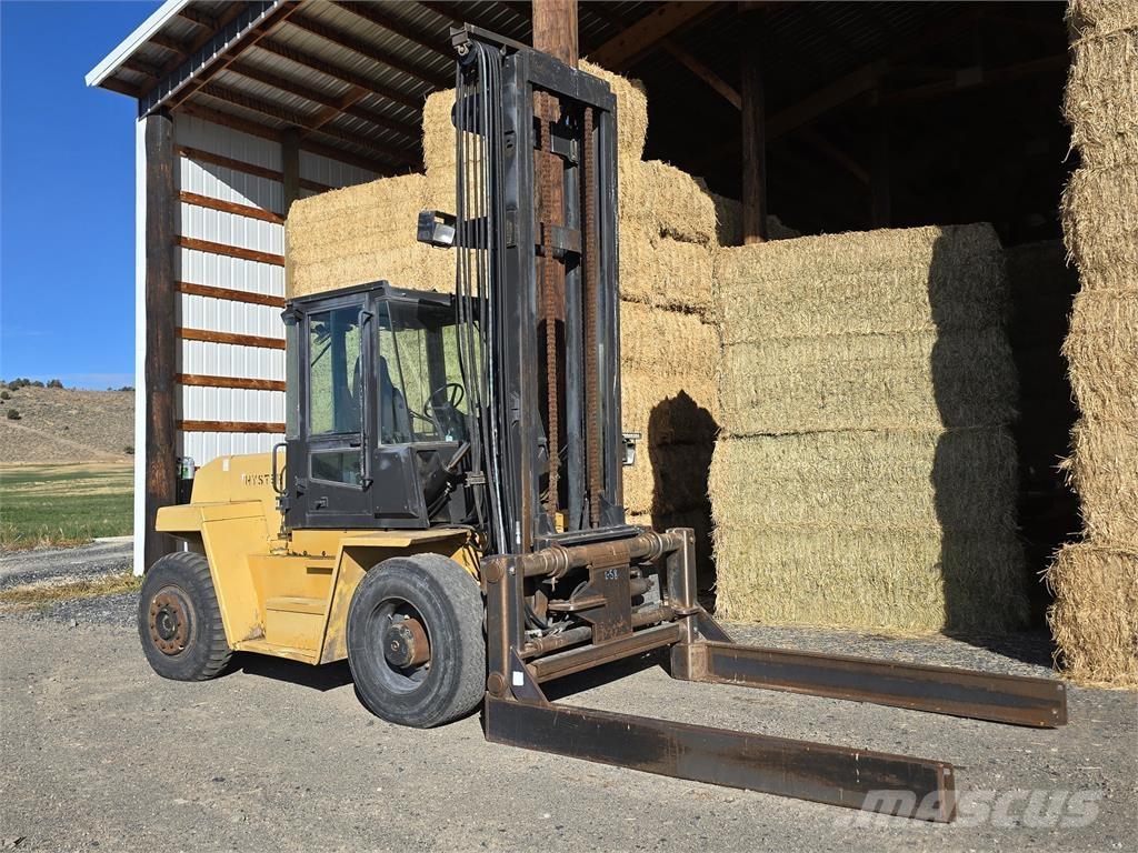 Hyster H210XL Mordazas para pacas de paja