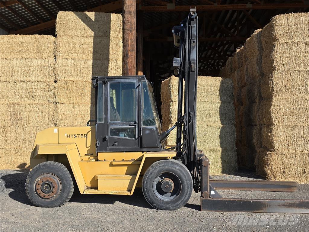 Hyster H210XL Mordazas para pacas de paja