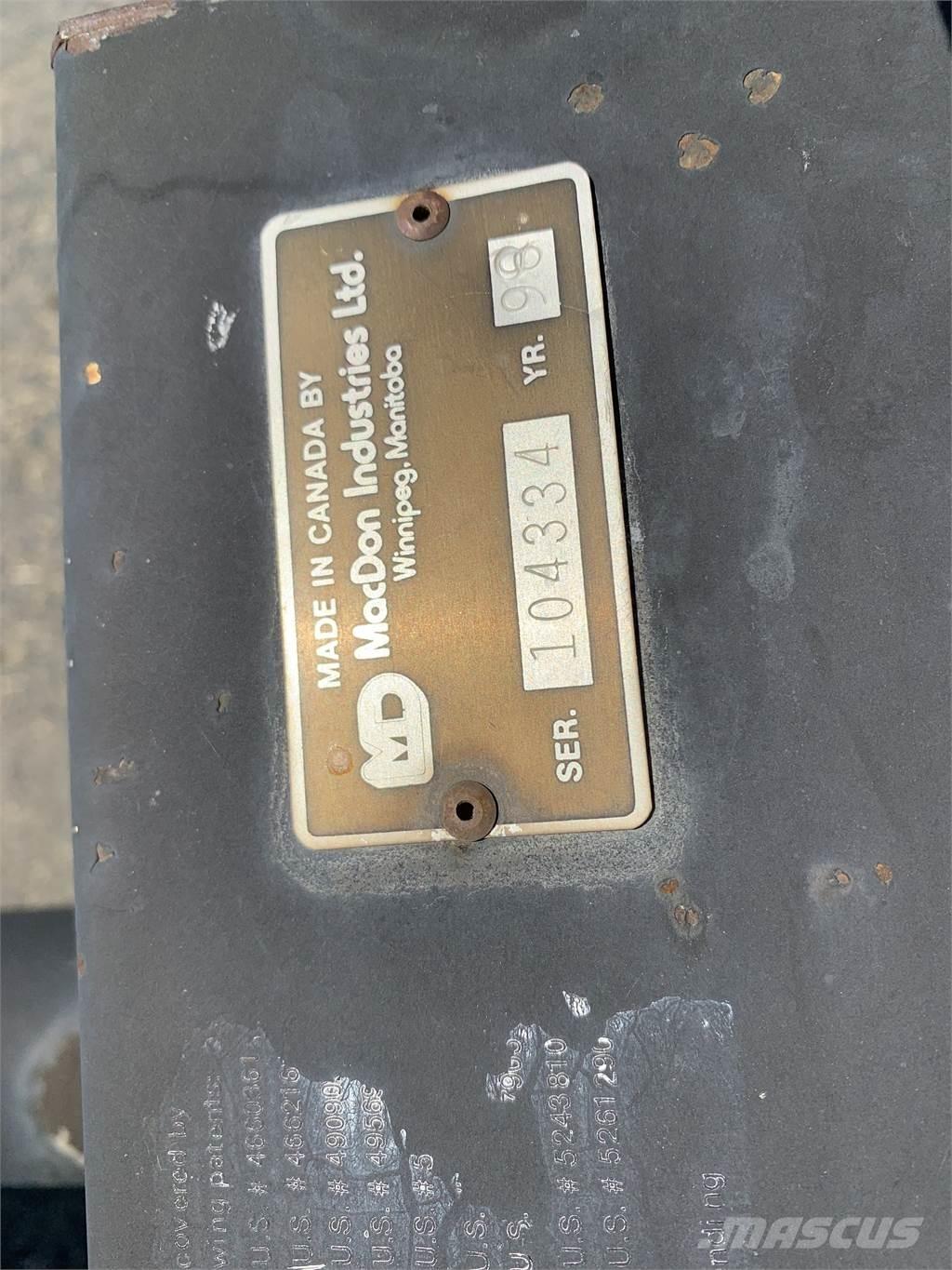 MacDon 942 14' Segadoras hileradoras