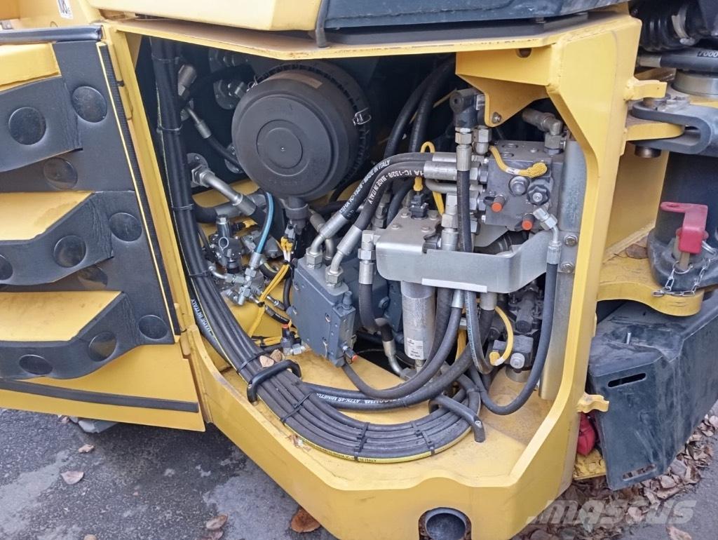 Bomag BW 203 AD-4 Rodillos de doble tambor