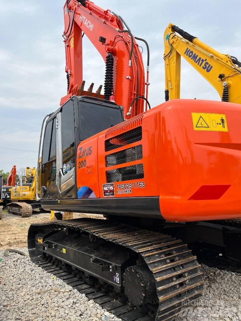 Hitachi ZX 200 Excavadoras sobre orugas