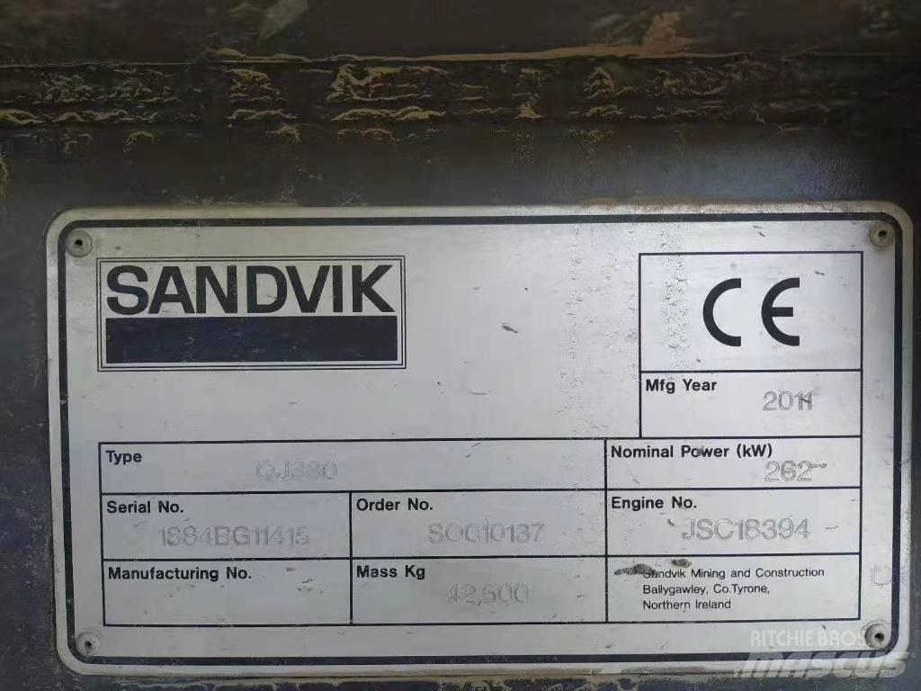 Sandvik QJ330 Trituradoras móviles