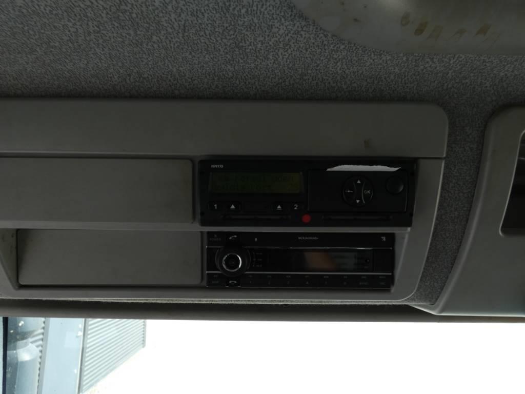 Iveco 150E 25 Camiones grúa