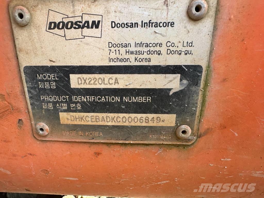 Doosan DX 220 LCA Excavadoras sobre orugas