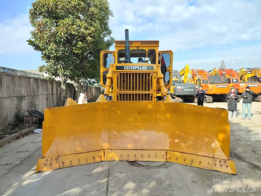 CAT D7G Buldozer sobre oruga