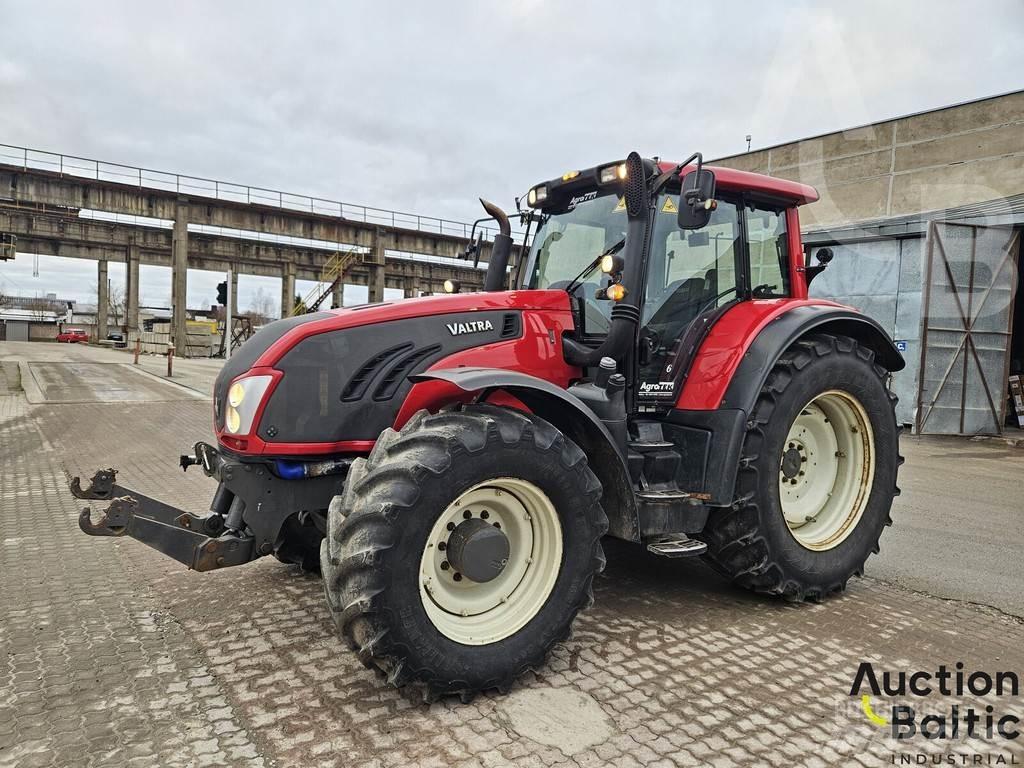 Valtra T213V Tractores