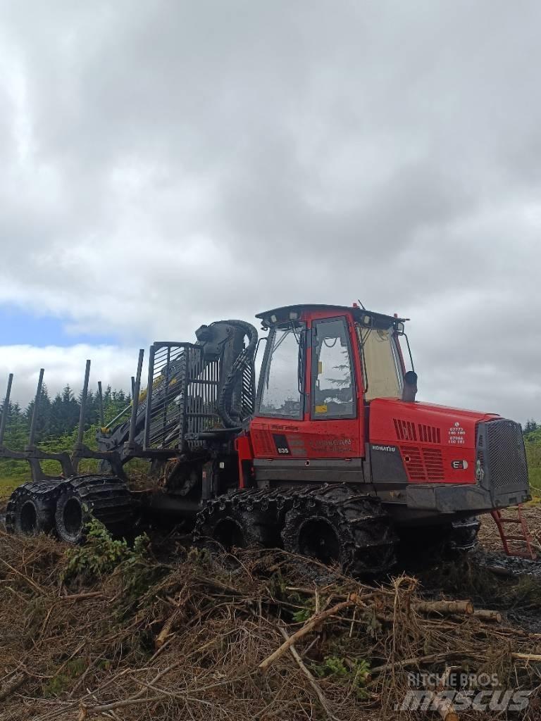 Komatsu 835 Transportadoras