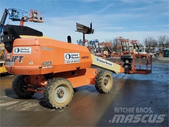 JLG 600S Plataformas con brazo de elevación telescópico