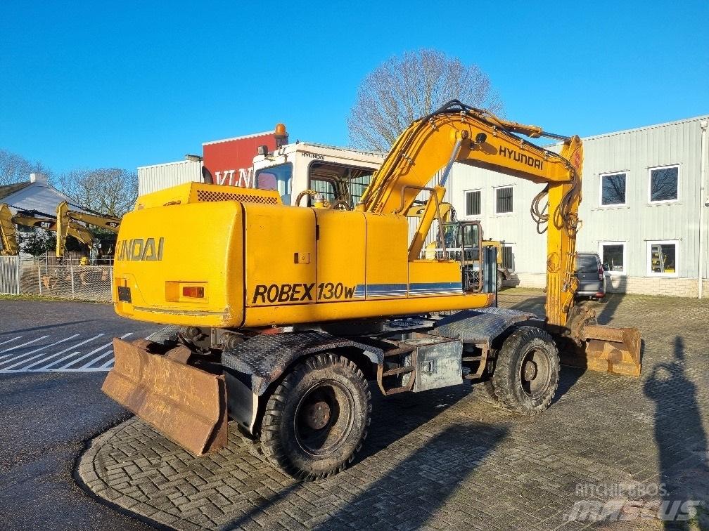 Hyundai Robex 130W Excavadoras de ruedas