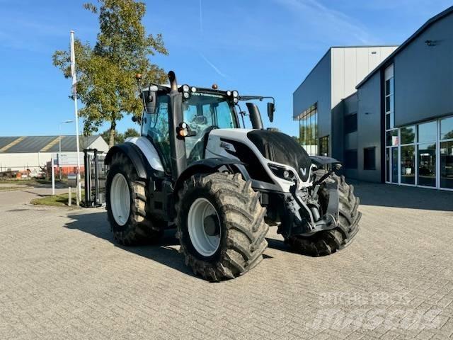 Valtra T214 Versu Tractores