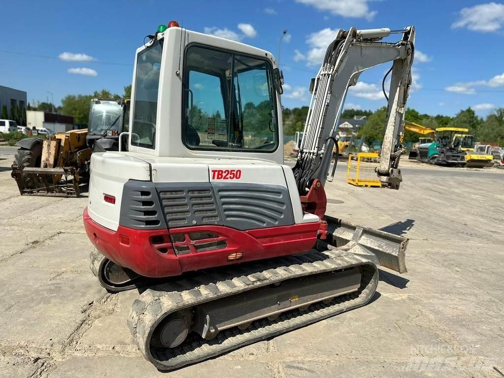 Takeuchi TB250 Miniexcavadoras