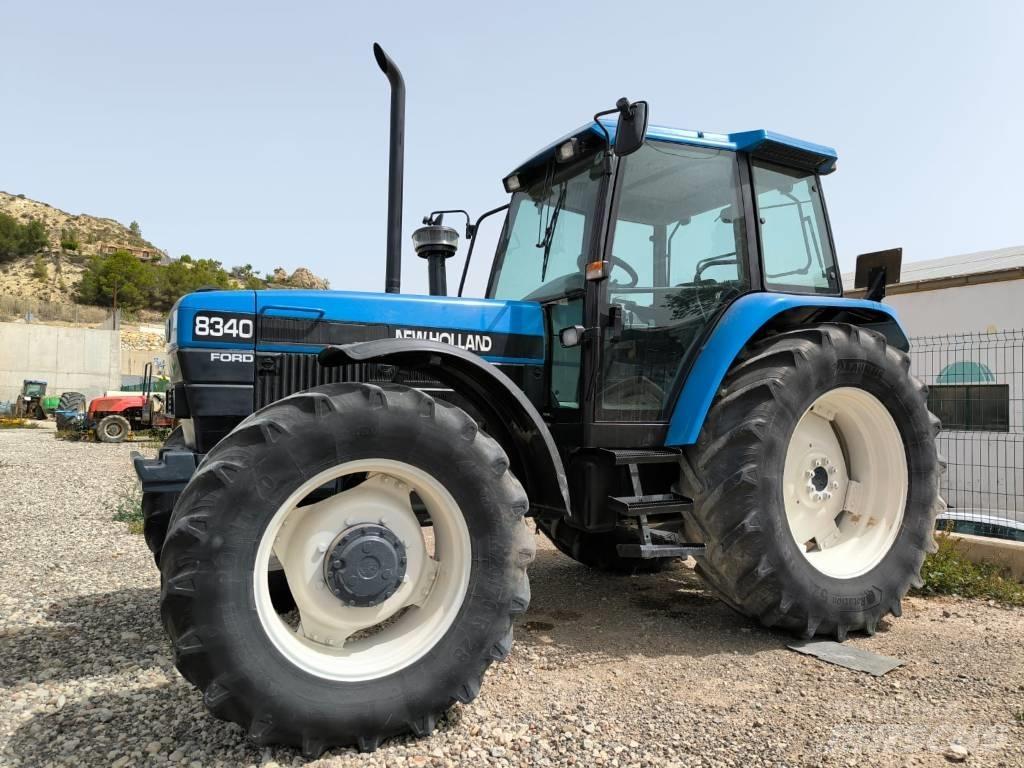 New Holland 8340 Tractores