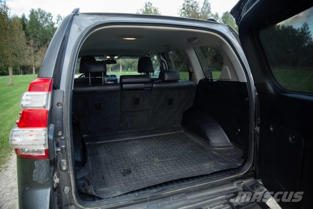 Toyota Landcruiser Carros