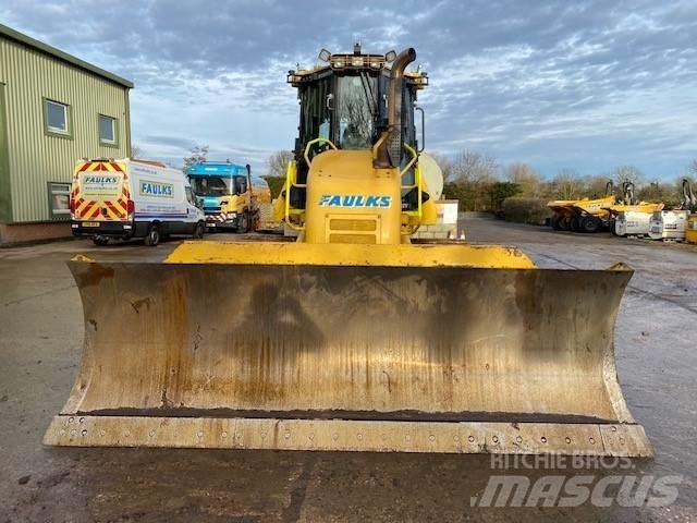 Komatsu D61PXI-24 Buldozer sobre oruga