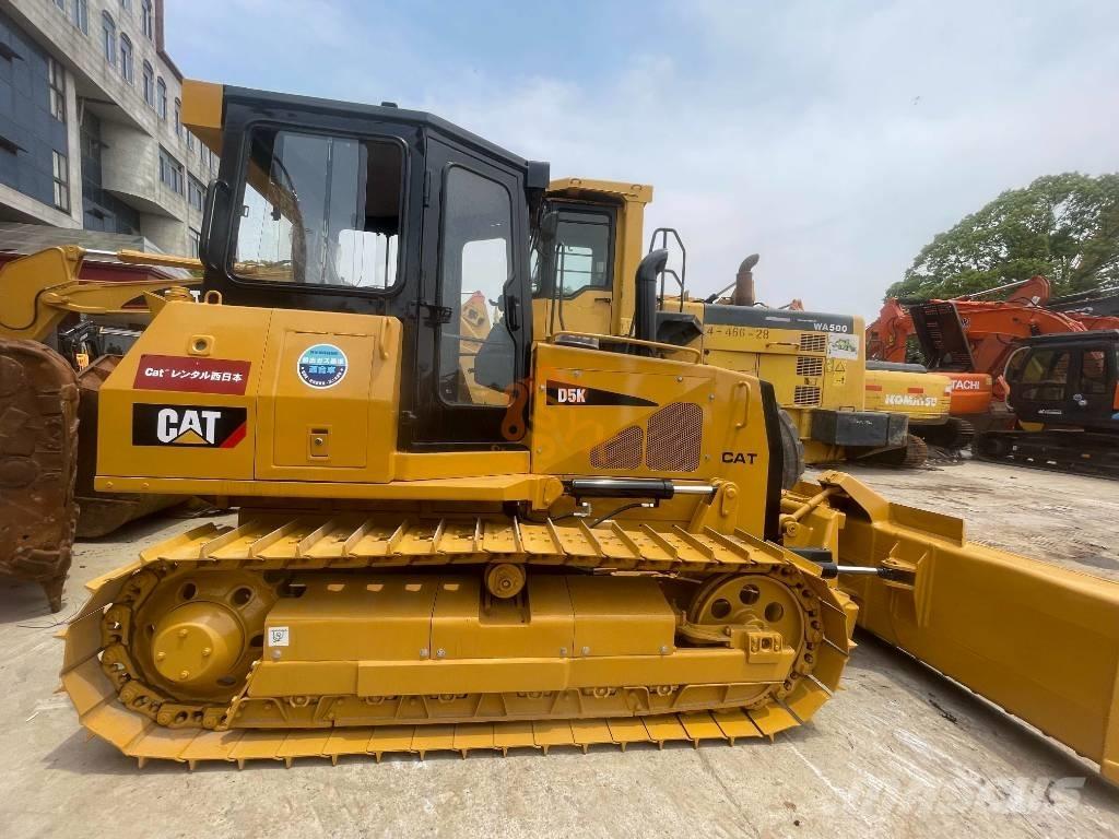 CAT D 5 K Buldozer sobre oruga