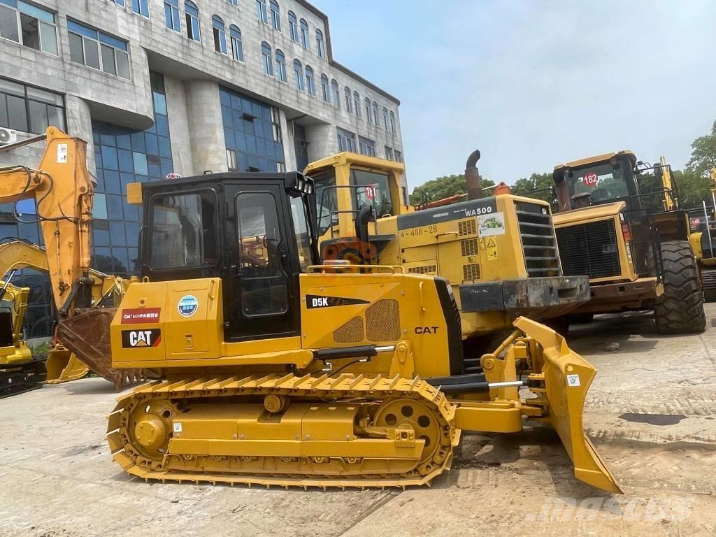 CAT D 5 K Buldozer sobre oruga