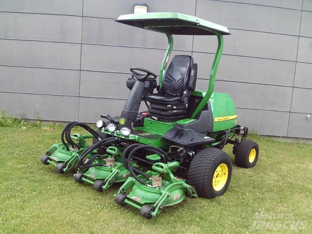 John Deere 8800 Tractores corta-césped