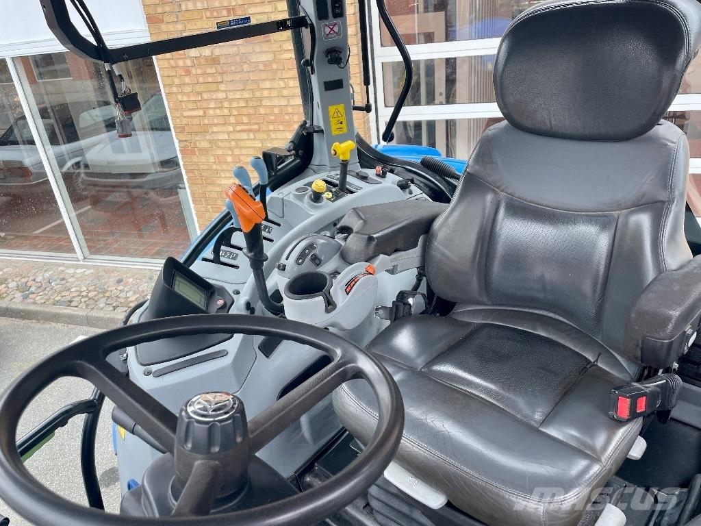 New Holland T 7030 Tractores