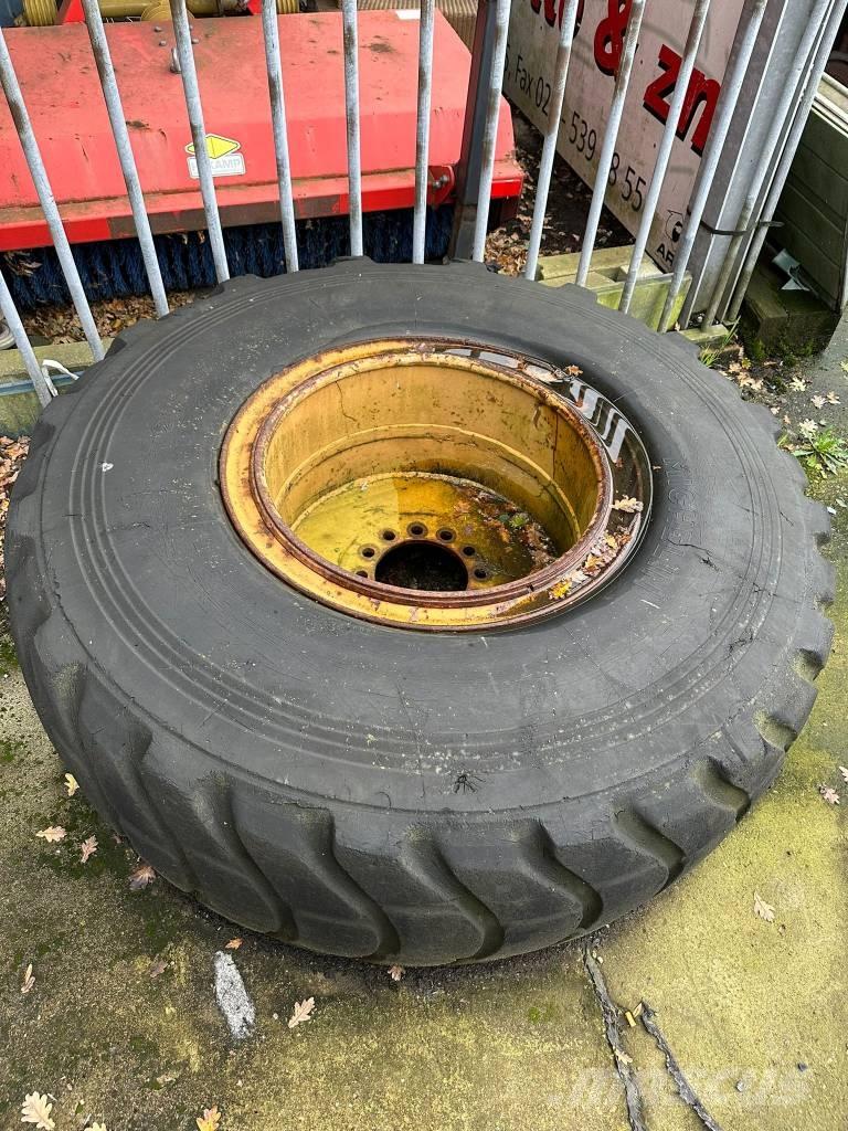 Komatsu WA200 Cargadoras sobre ruedas