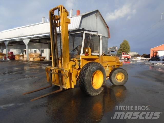 JCB 930-4 Plataformas con brazo de elevación manual