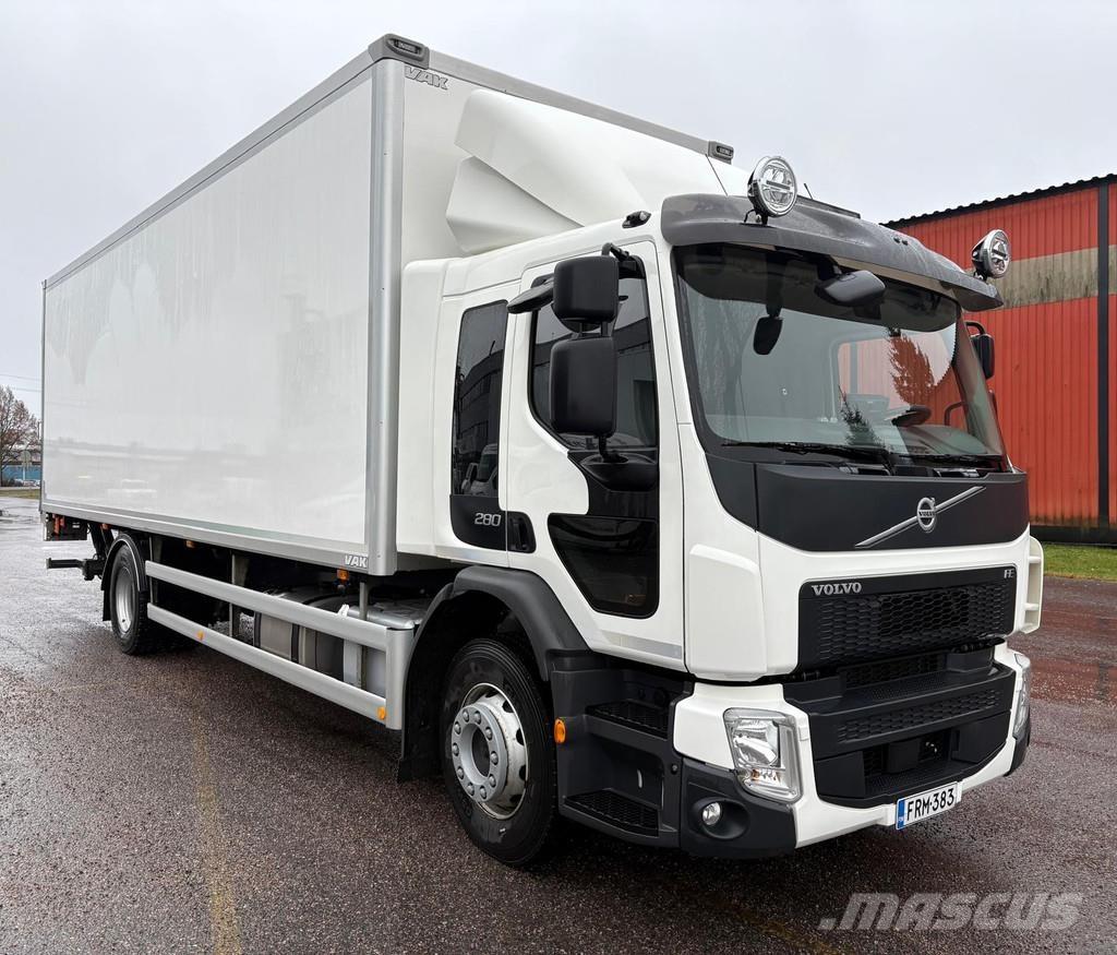 Volvo FE Camiones con caja de remolque