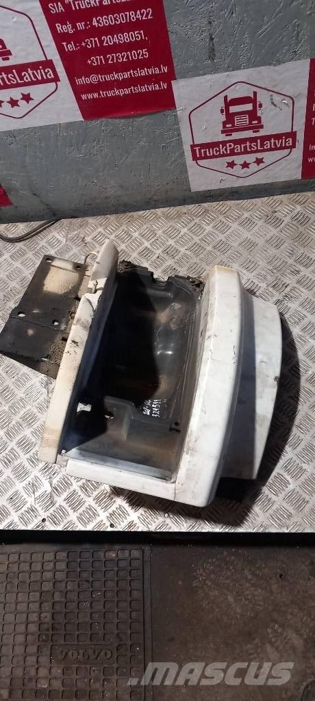 Scania 94 D.  1324599 Cabinas