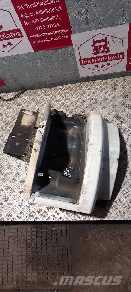 Scania 94 D.  1324599 Cabinas