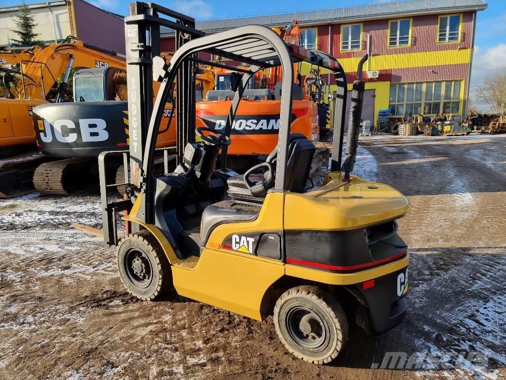 CAT DP 25 N Camiones diesel