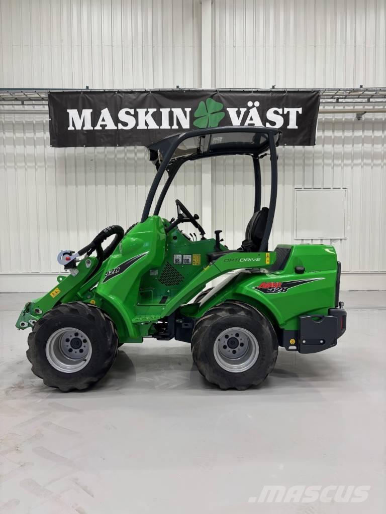 Avant 528 Cargadoras multifunción