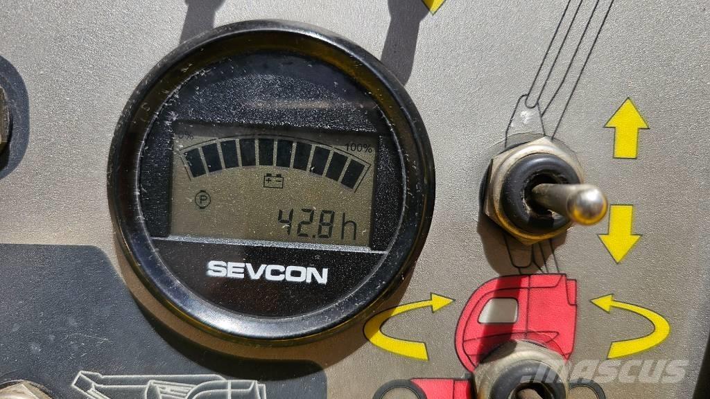 Manitou 170AETJ Plataformas con brazo de elevación manual