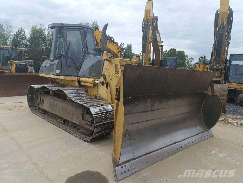 Komatsu D61EXL-12 Buldozer sobre oruga