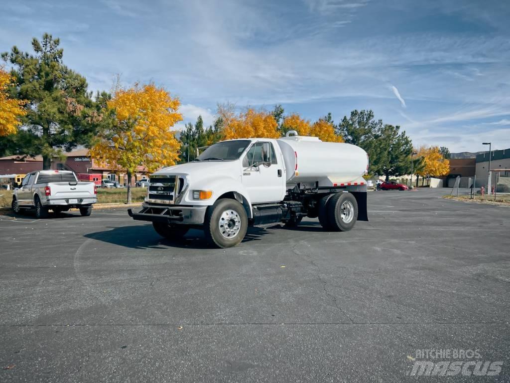 Ford F 750 Camiones cisterna