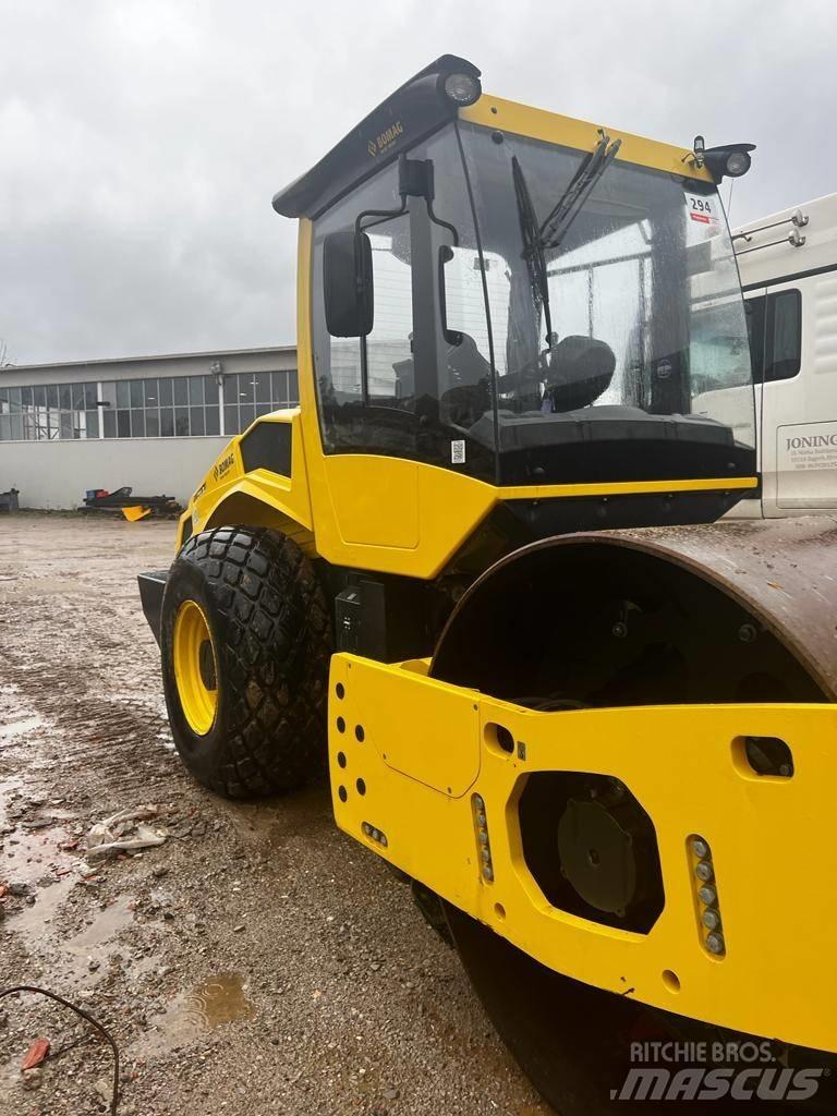 Bomag BW211 D5 Rodillos de un solo tambor