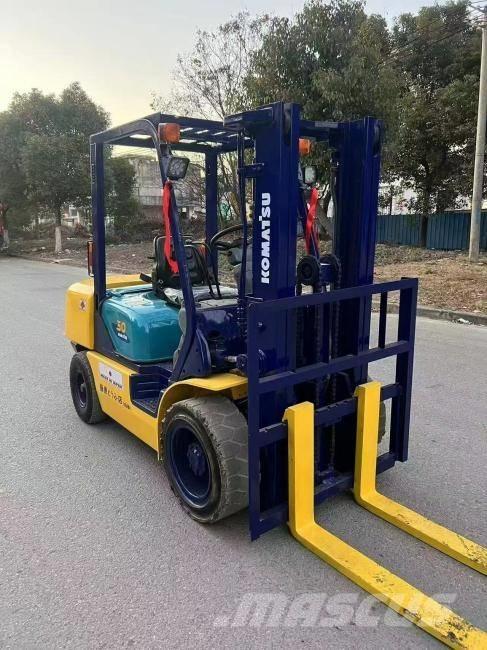 Komatsu FD 30 T-14 Camiones diesel