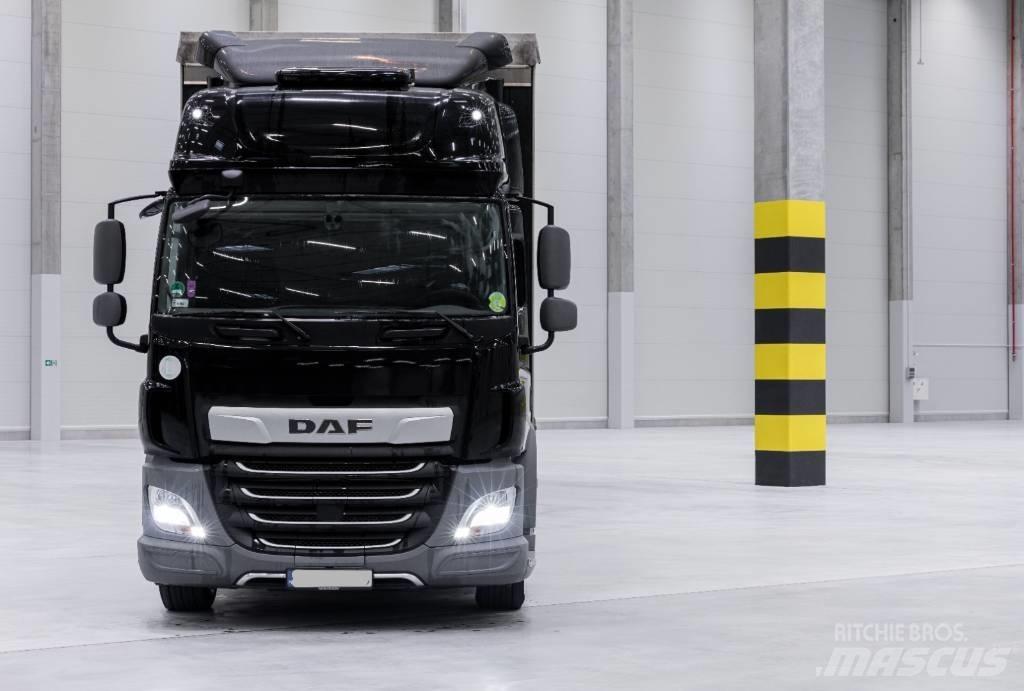 DAF CF FA370 Camiones de caja de lona