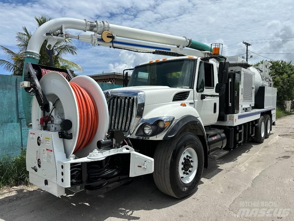 International 7400 Camiones aspiradores/combi