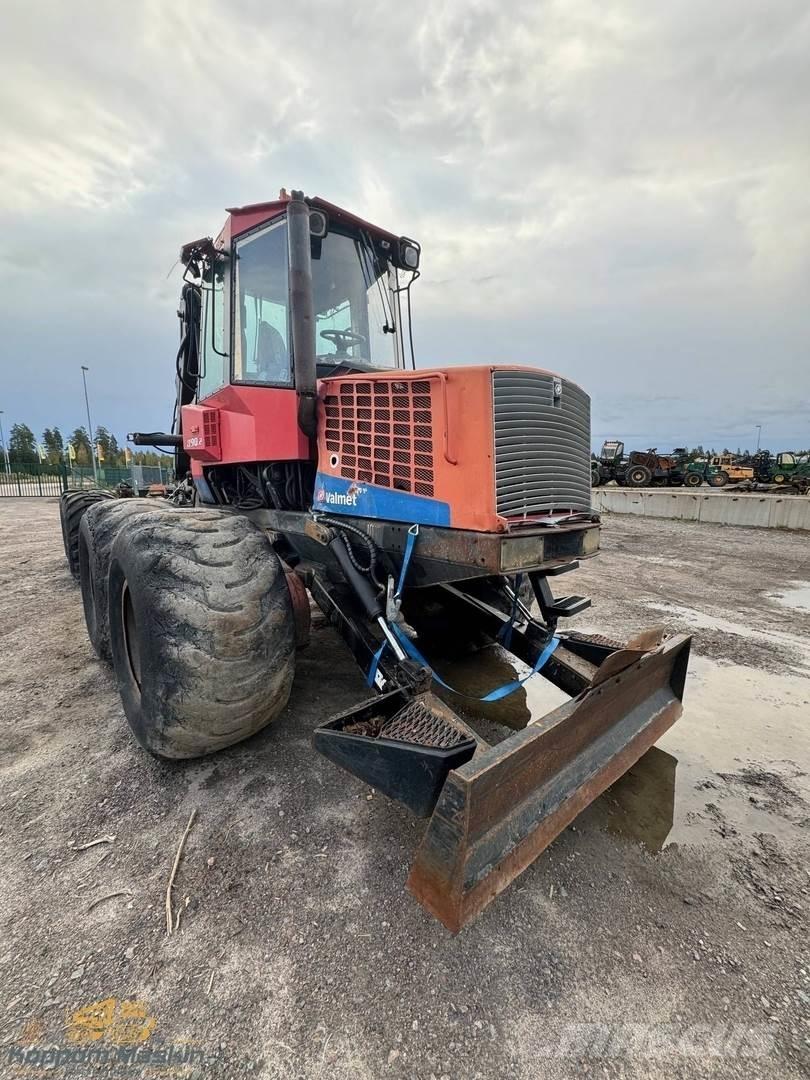 Valmet 890.2 Transportadoras