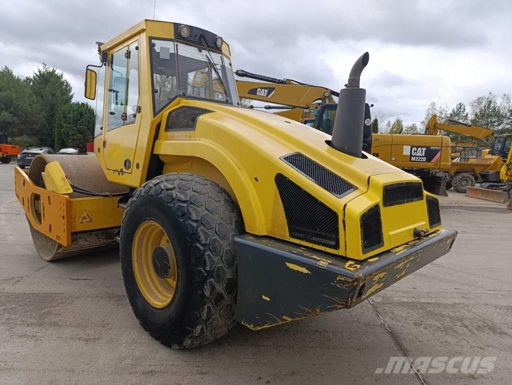 Bomag BW 213 D-4 Rodillos de un solo tambor