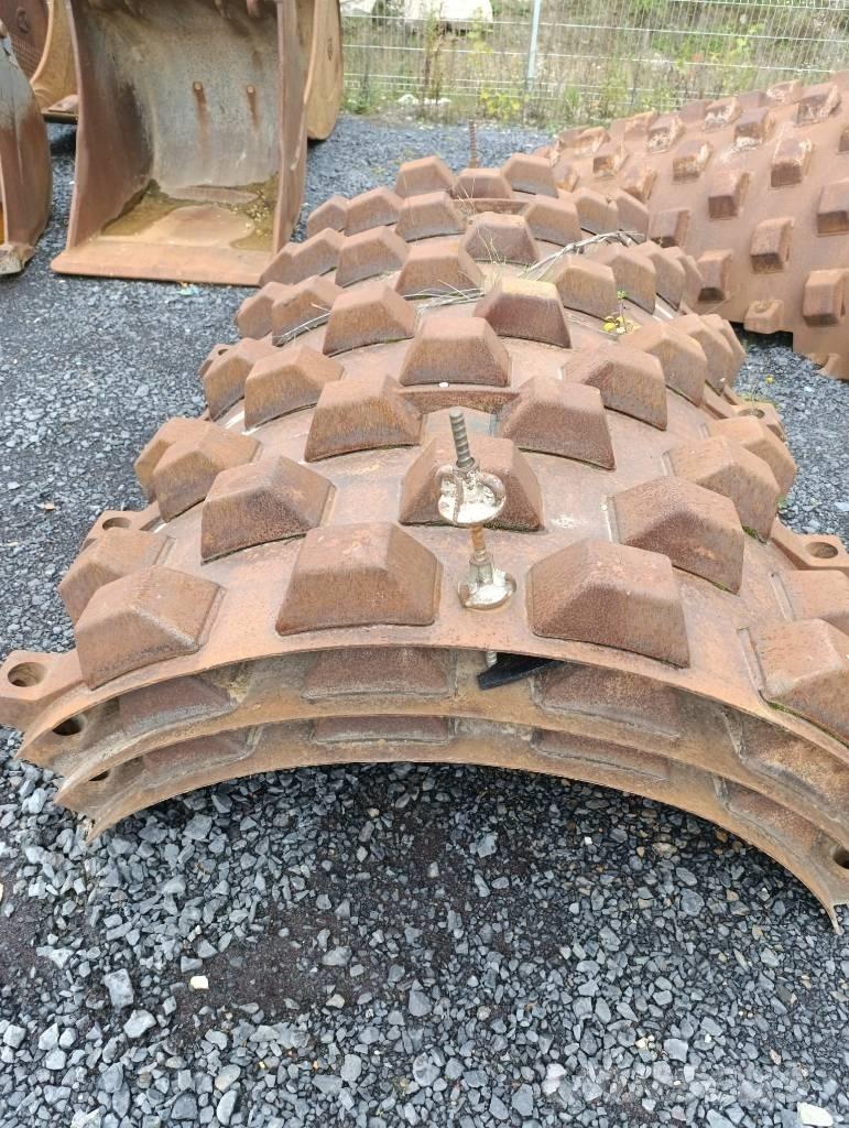 Bomag BW 213 D-4 Rodillos de un solo tambor